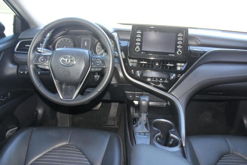 Toyota Camry SE 2023