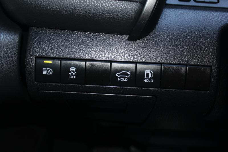 Toyota Camry SE 2023