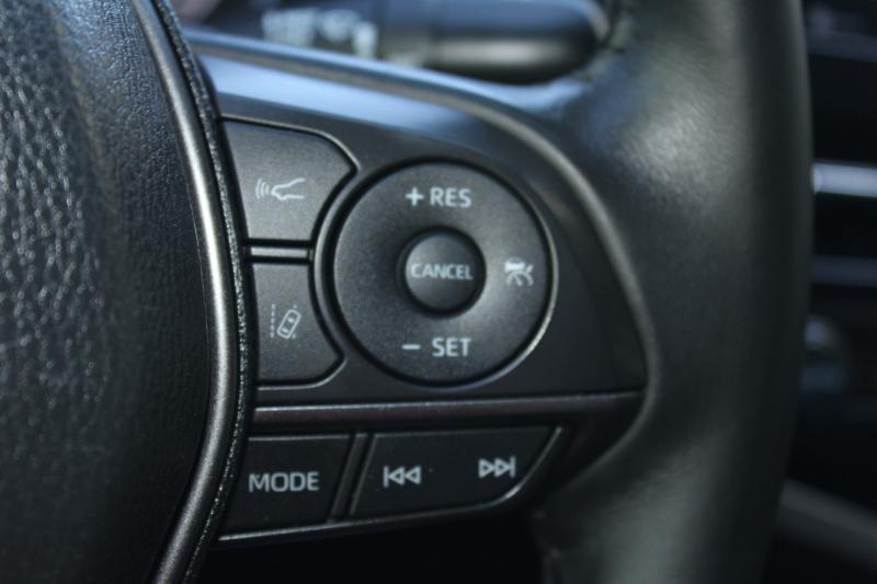 Toyota Camry SE 2023
