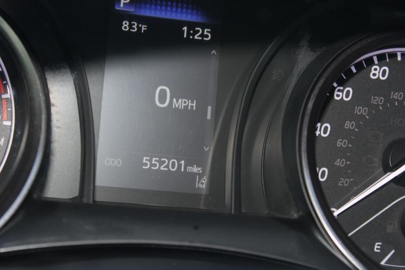 Toyota Camry SE 2023