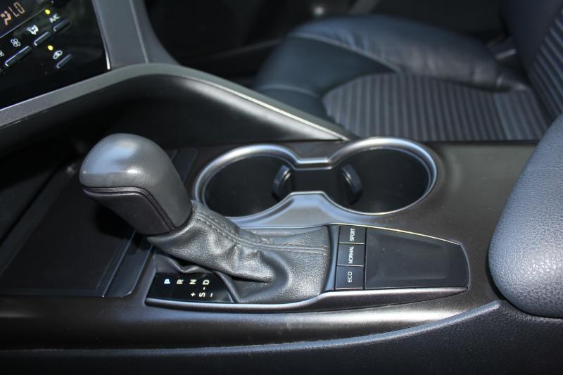 Toyota Camry SE 2023
