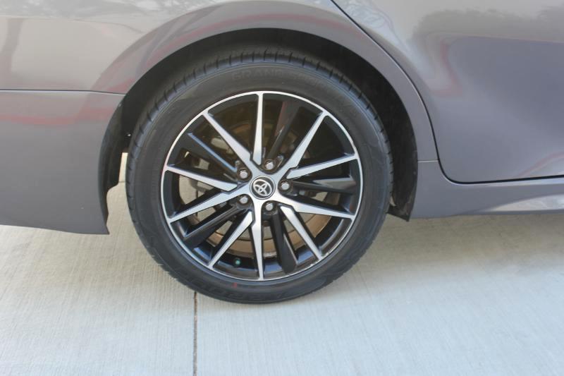 Toyota Camry SE 2023