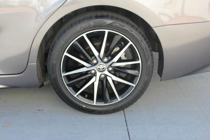 Toyota Camry SE 2023
