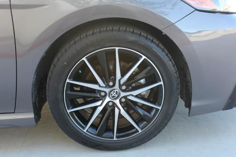 Toyota Camry SE 2023