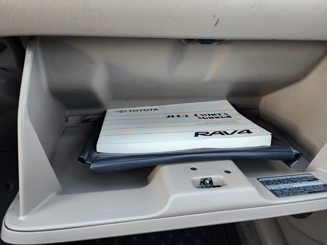 Toyota RAV4 2WD 2005