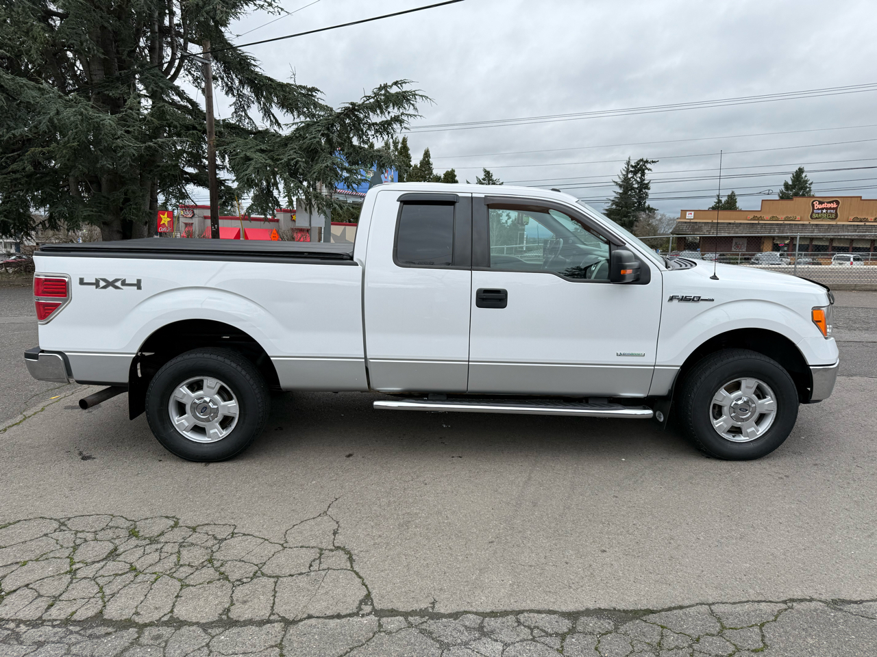 Ford F-150 XLT SuperCab 5.5-ft. Bed 4WD 2014