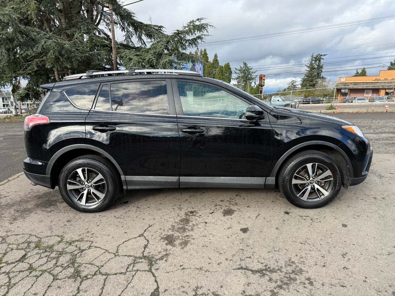 Toyota RAV4 XLE AWD 2017