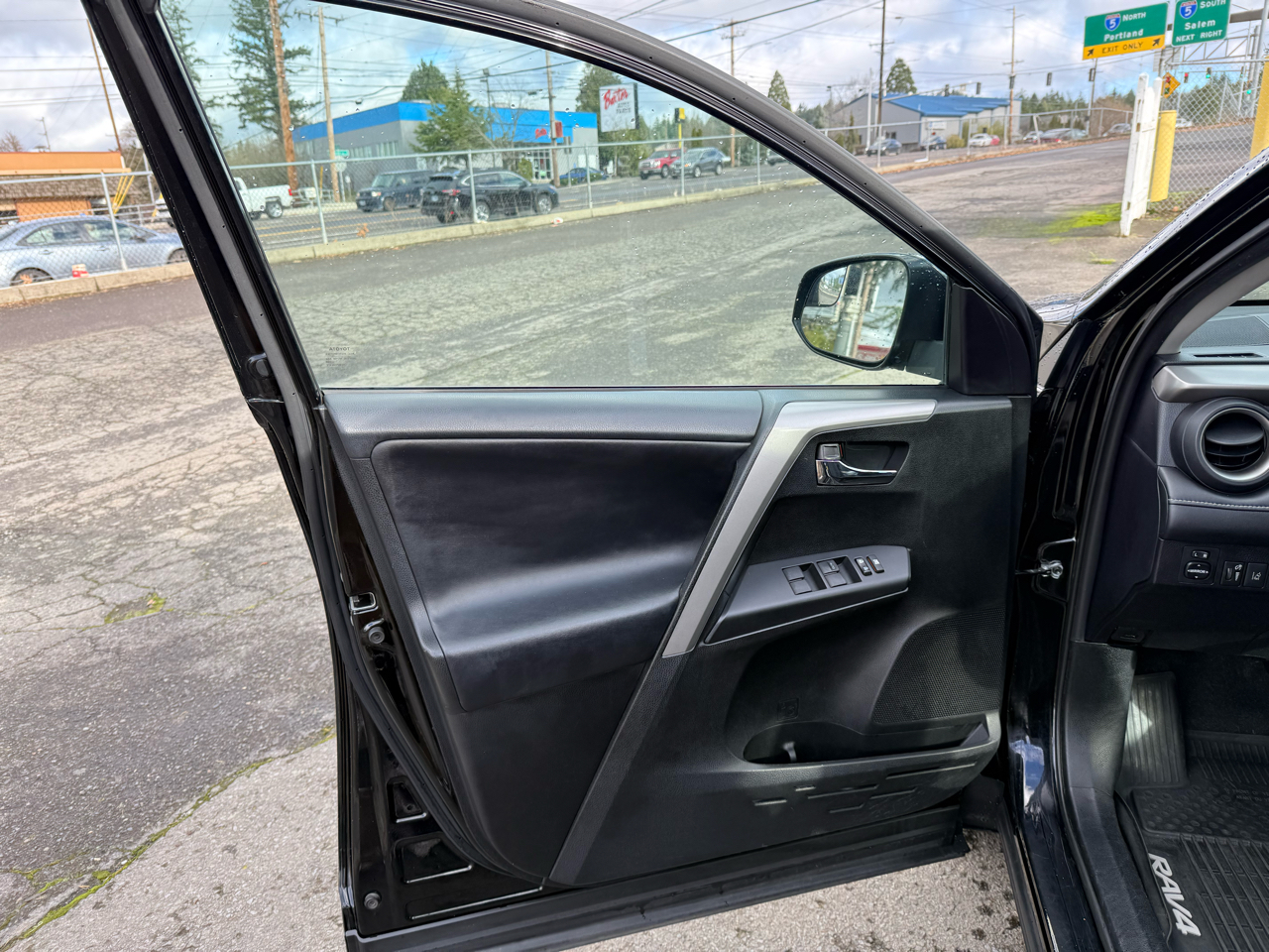 Toyota RAV4 XLE AWD 2017