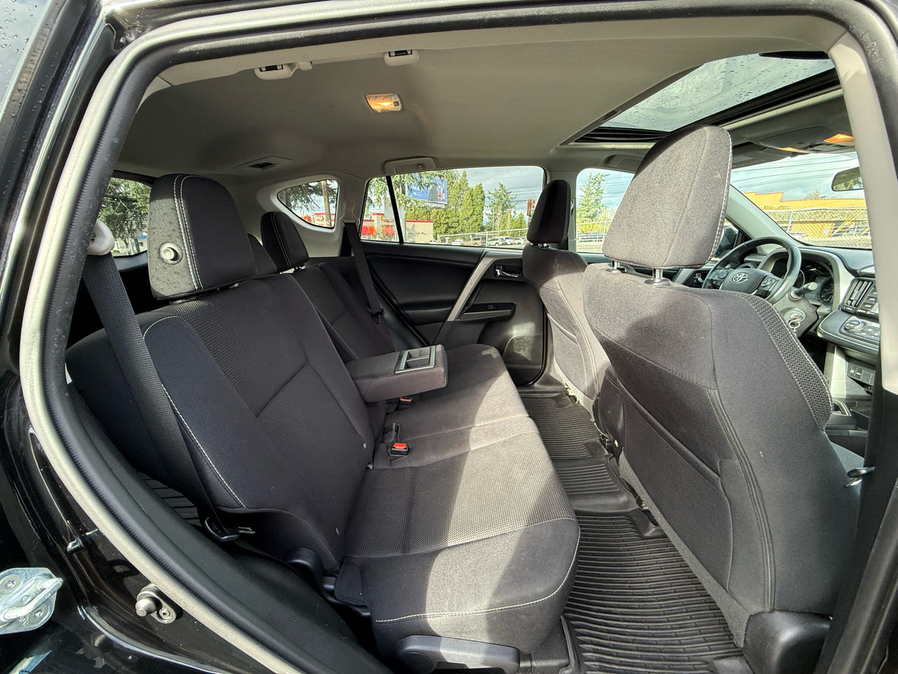 Toyota RAV4 XLE AWD 2017