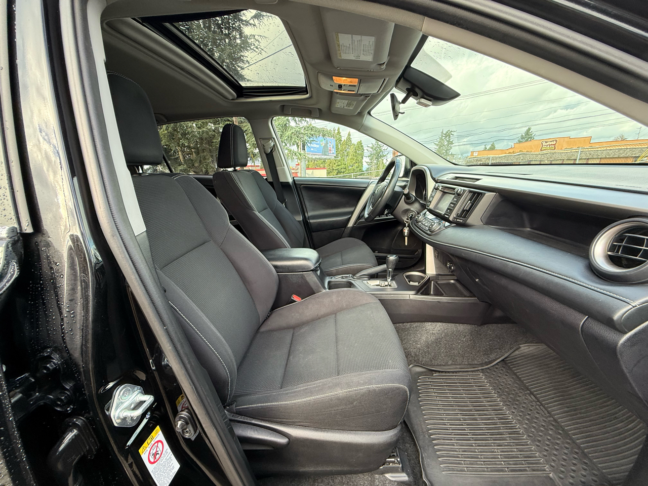 Toyota RAV4 XLE AWD 2017