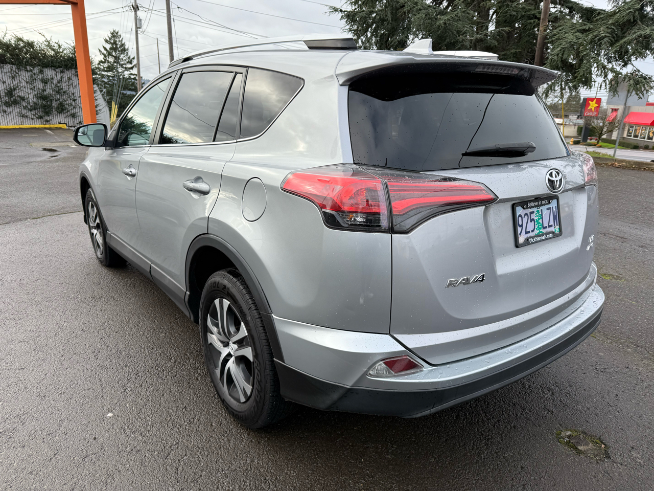Toyota RAV4 LE AWD 2016