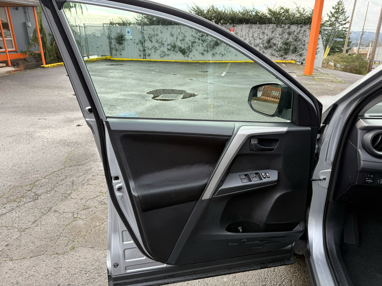 Toyota RAV4 LE AWD 2016