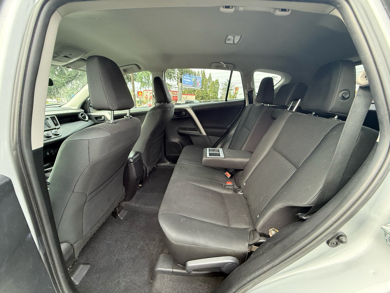 Toyota RAV4 LE AWD 2016