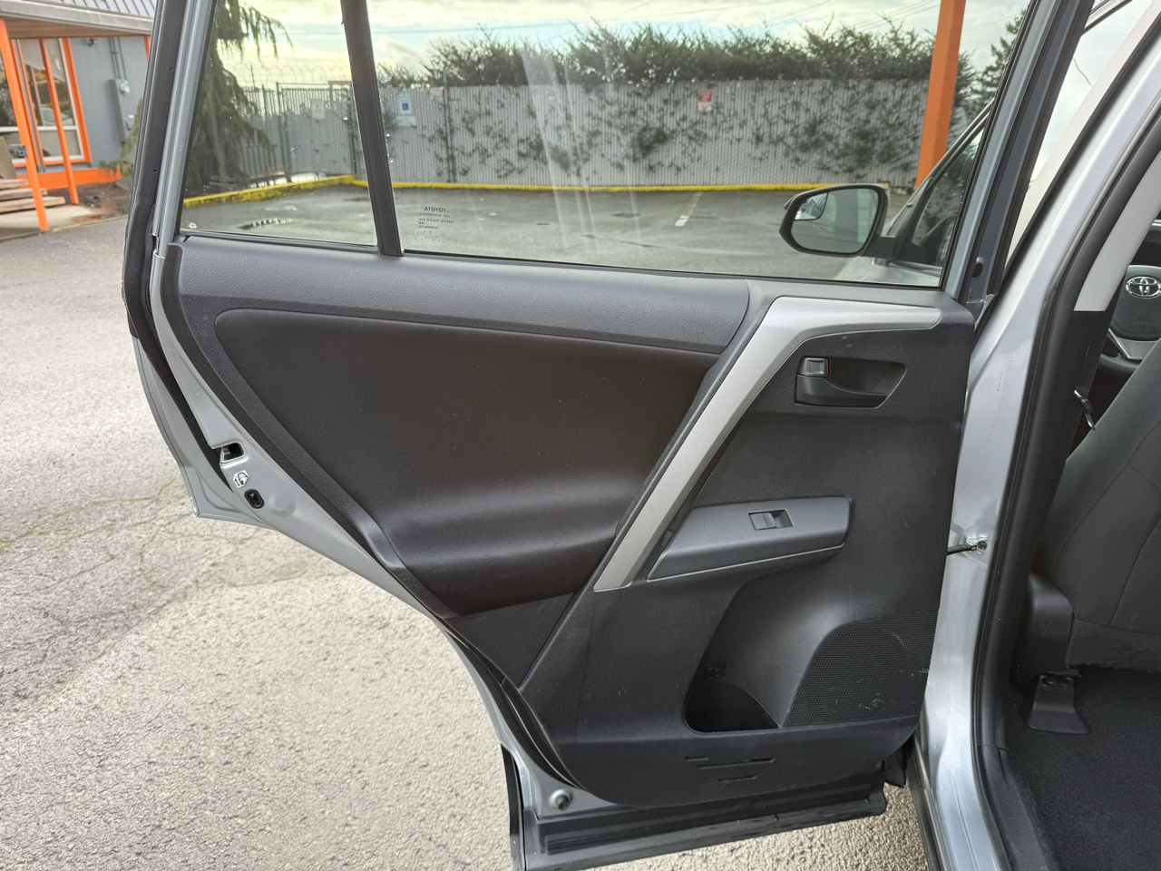 Toyota RAV4 LE AWD 2016