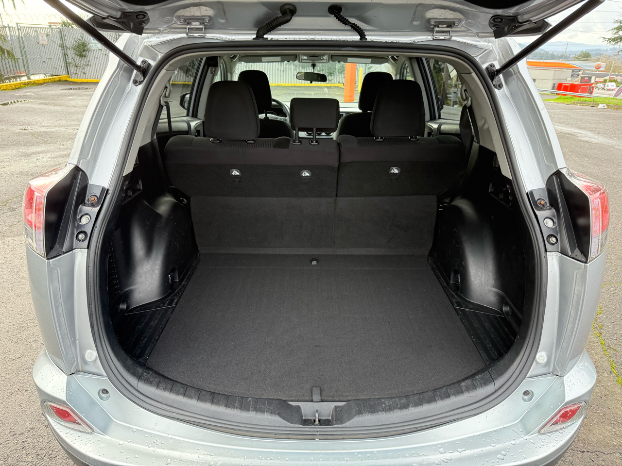 Toyota RAV4 LE AWD 2016