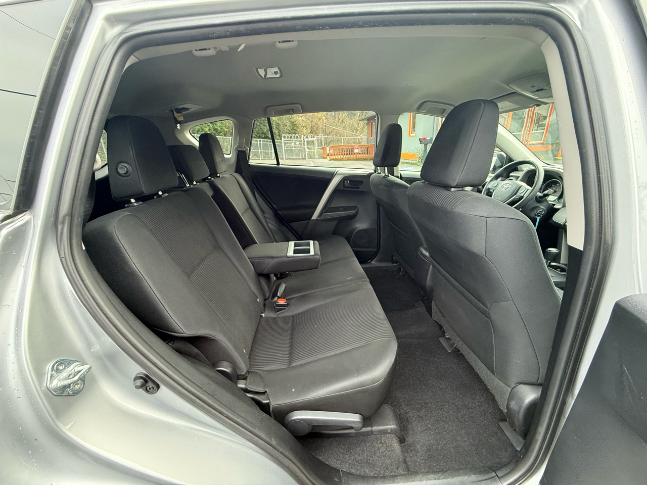 Toyota RAV4 LE AWD 2016