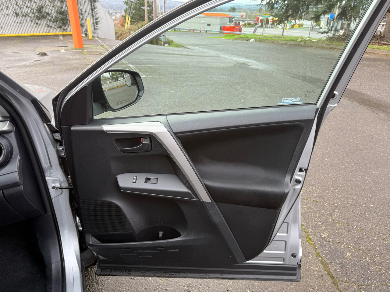 Toyota RAV4 LE AWD 2016