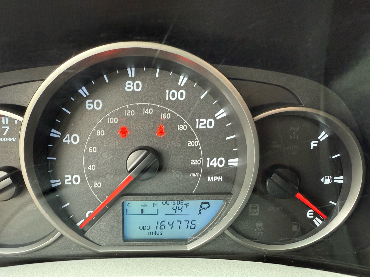 Toyota RAV4 LE AWD 2016