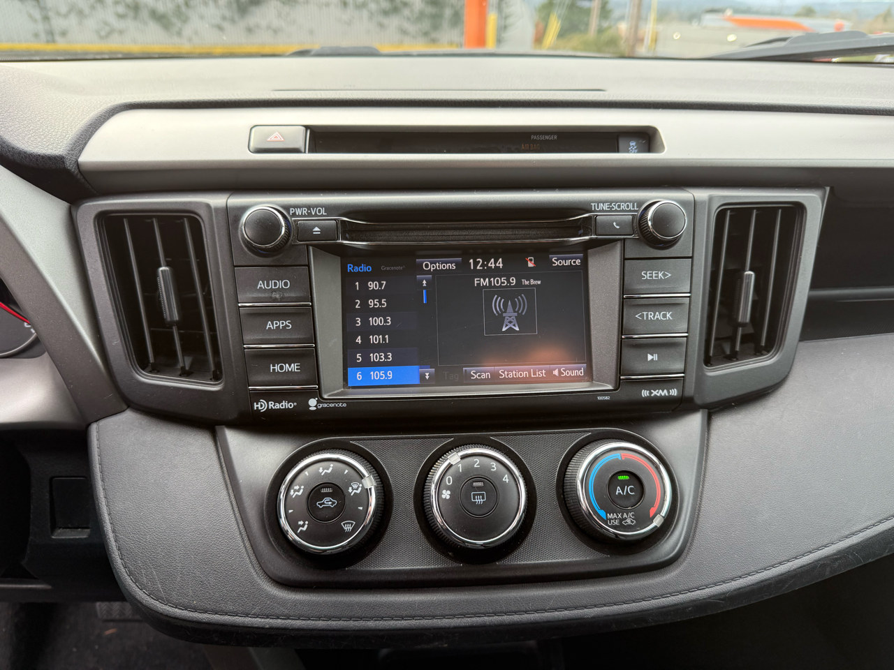 Toyota RAV4 LE AWD 2016