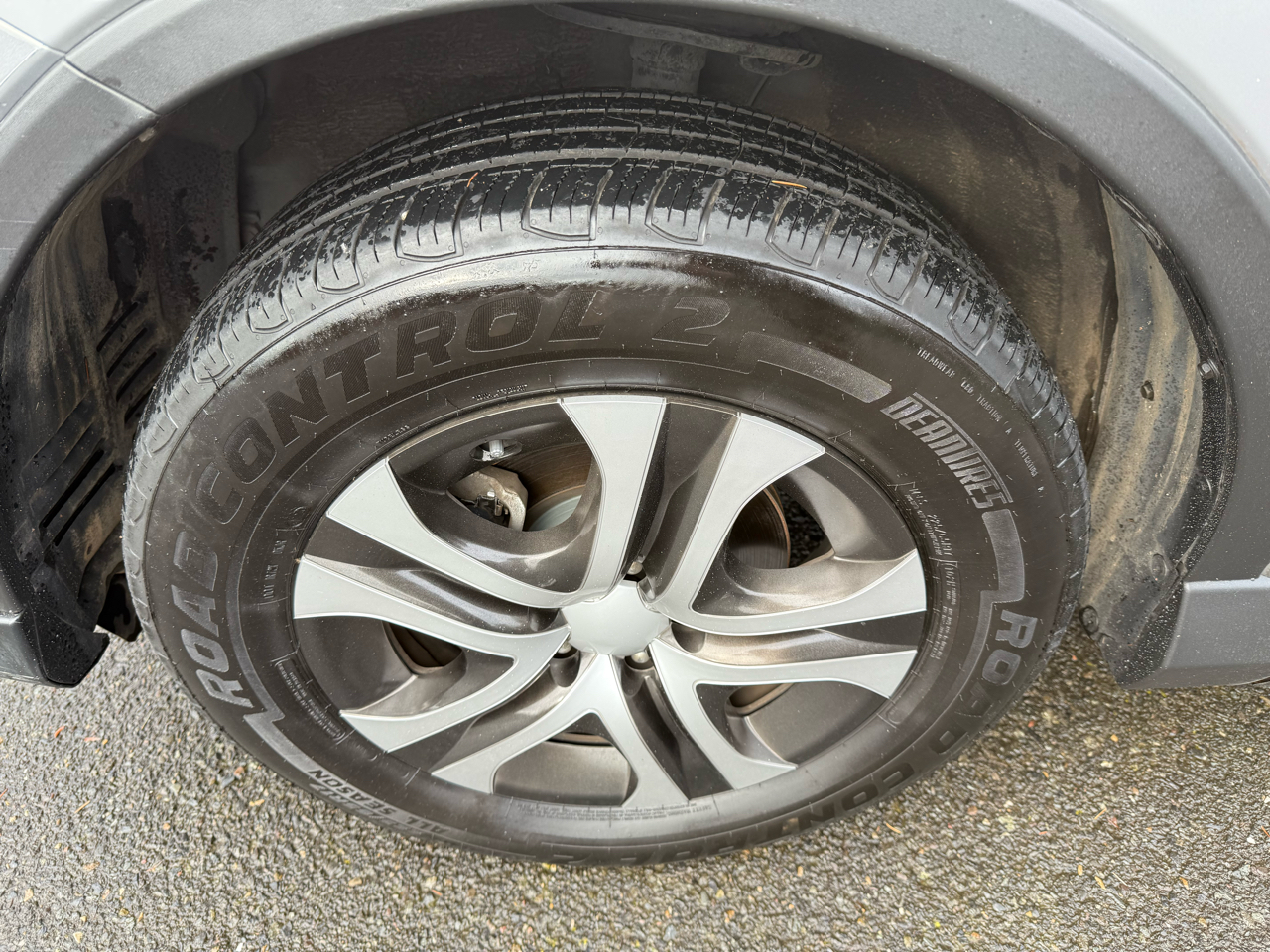 Toyota RAV4 LE AWD 2016