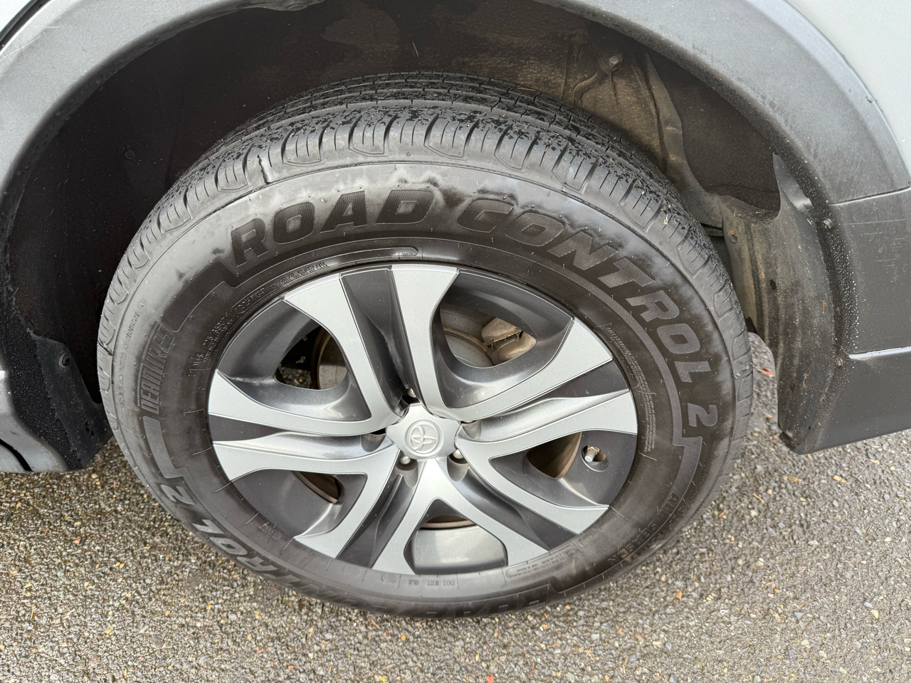 Toyota RAV4 LE AWD 2016