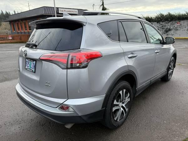 Toyota RAV4 LE AWD 2016