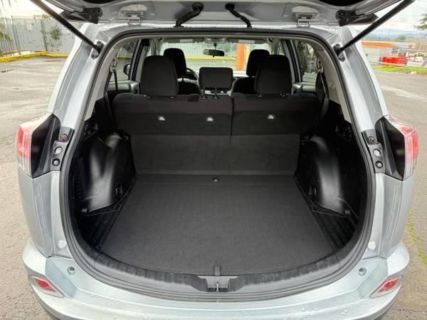 Toyota RAV4 LE AWD 2016