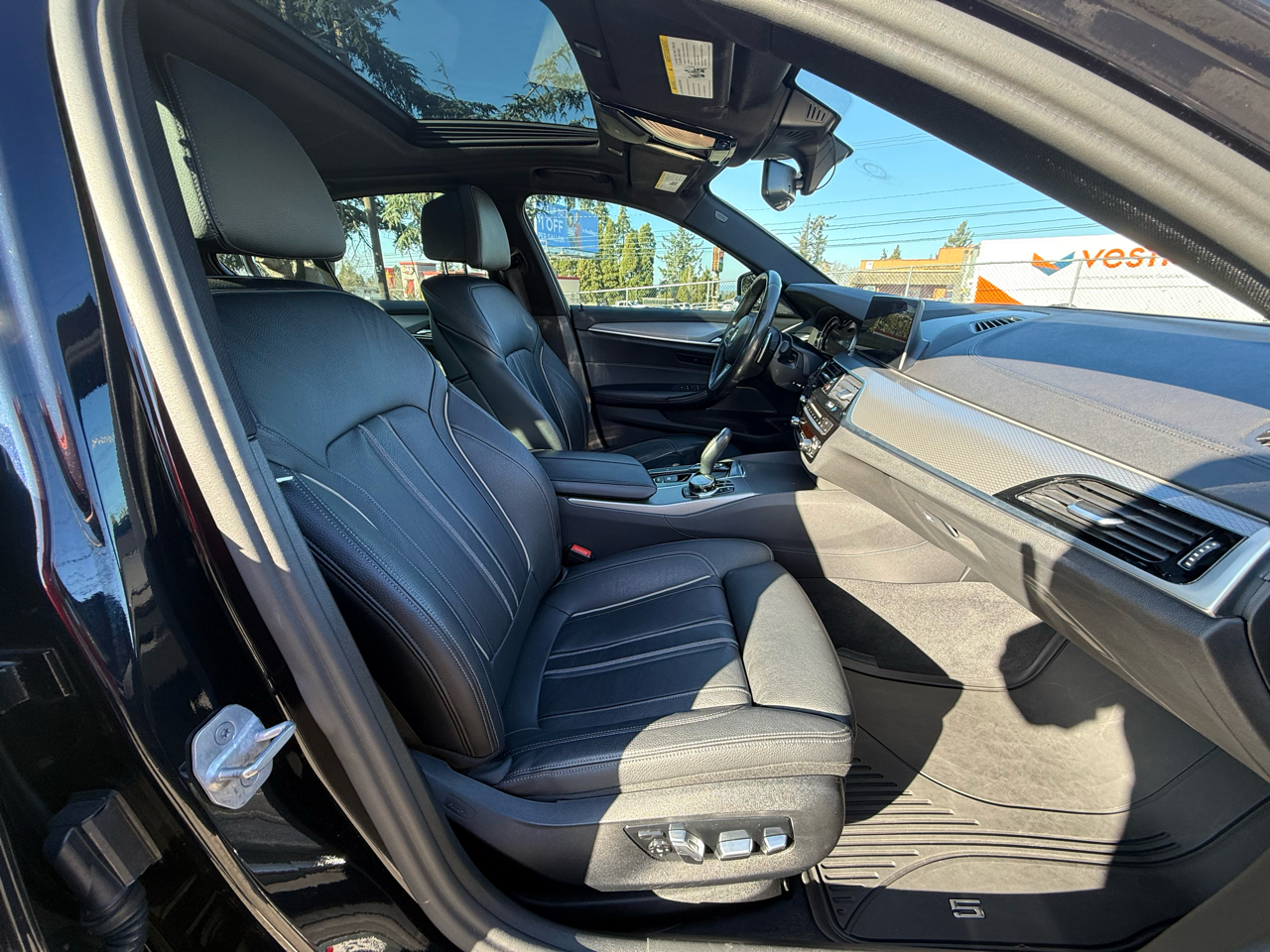 BMW 5-Series M550i xDrive 2018