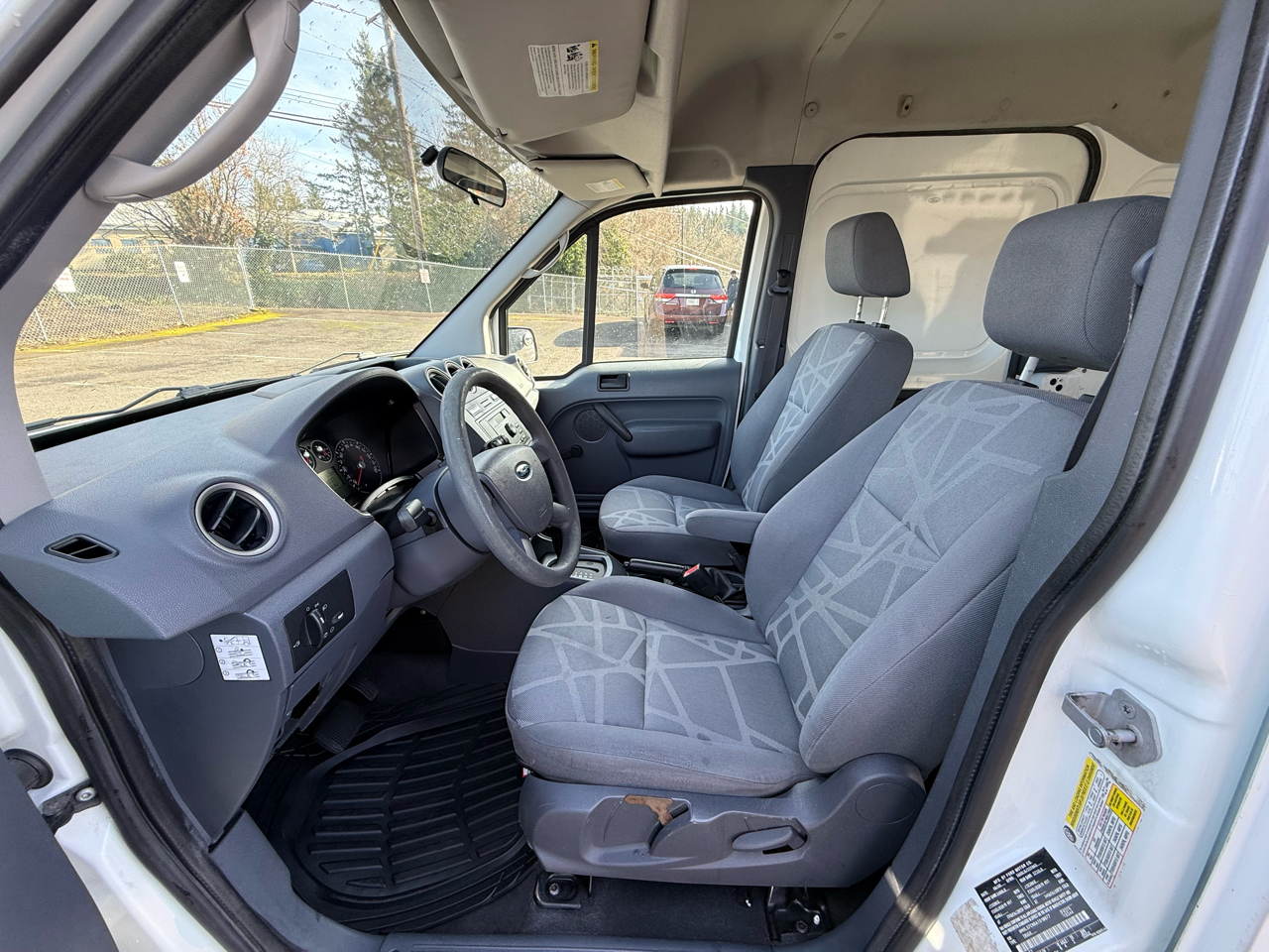 Ford Transit Connect XL with Side and Rear Door Glass 2010