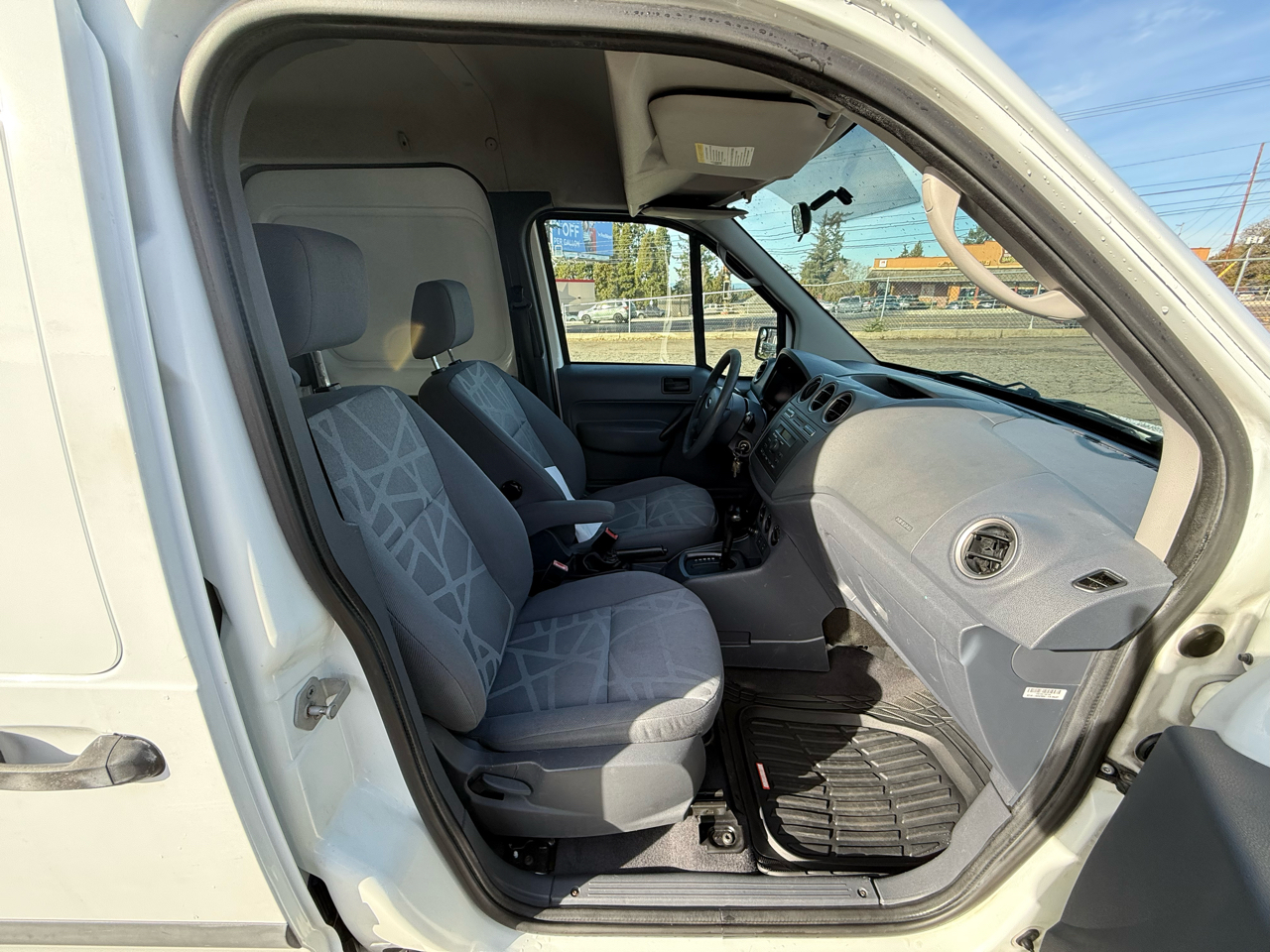 Ford Transit Connect XL with Side and Rear Door Glass 2010