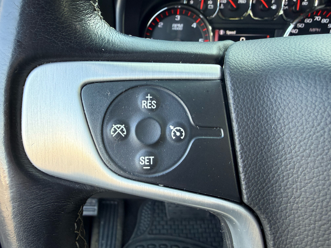 GMC Sierra 1500 SLE Crew Cab 4WD 2015