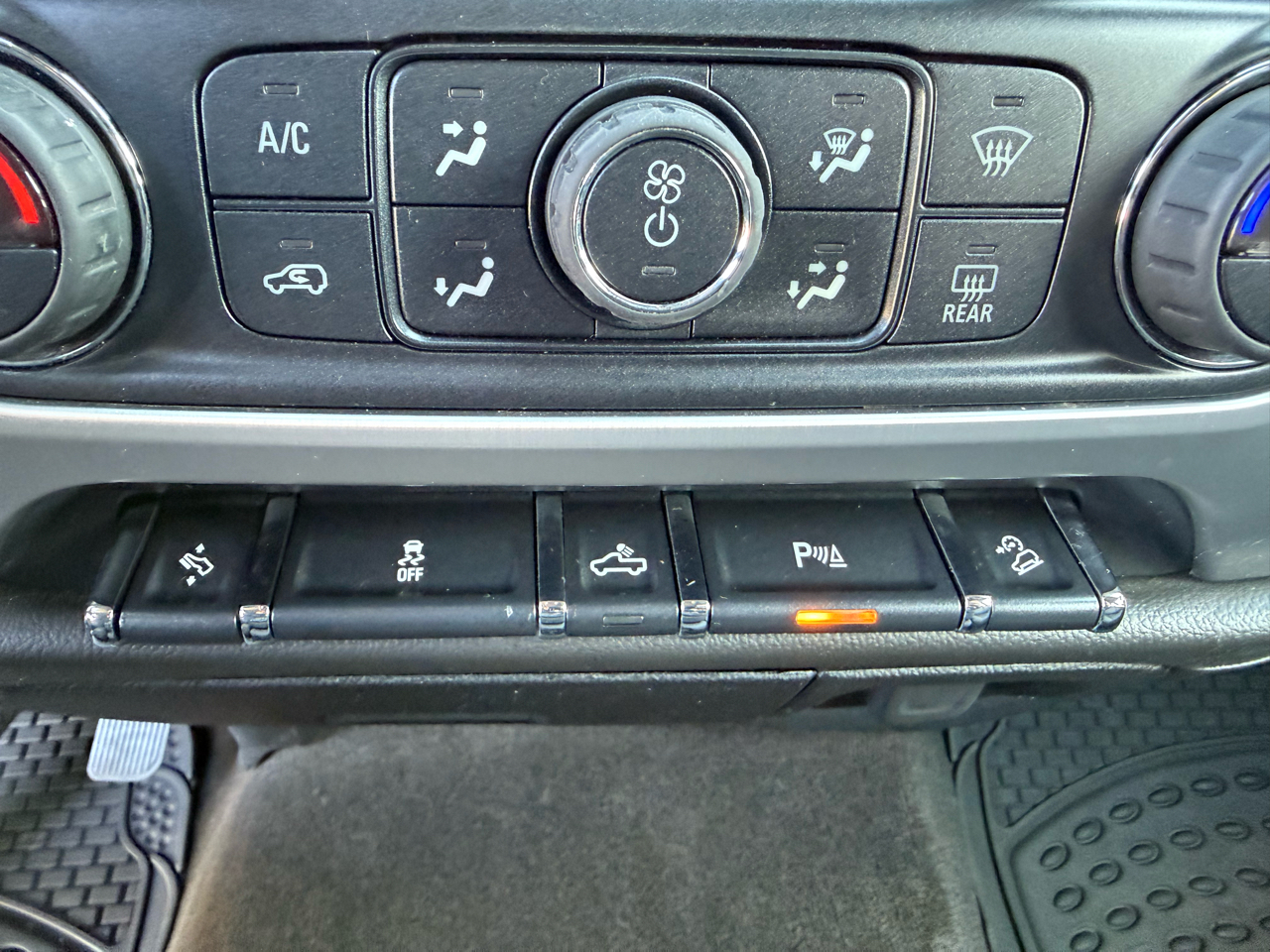 GMC Sierra 1500 SLE Crew Cab 4WD 2015