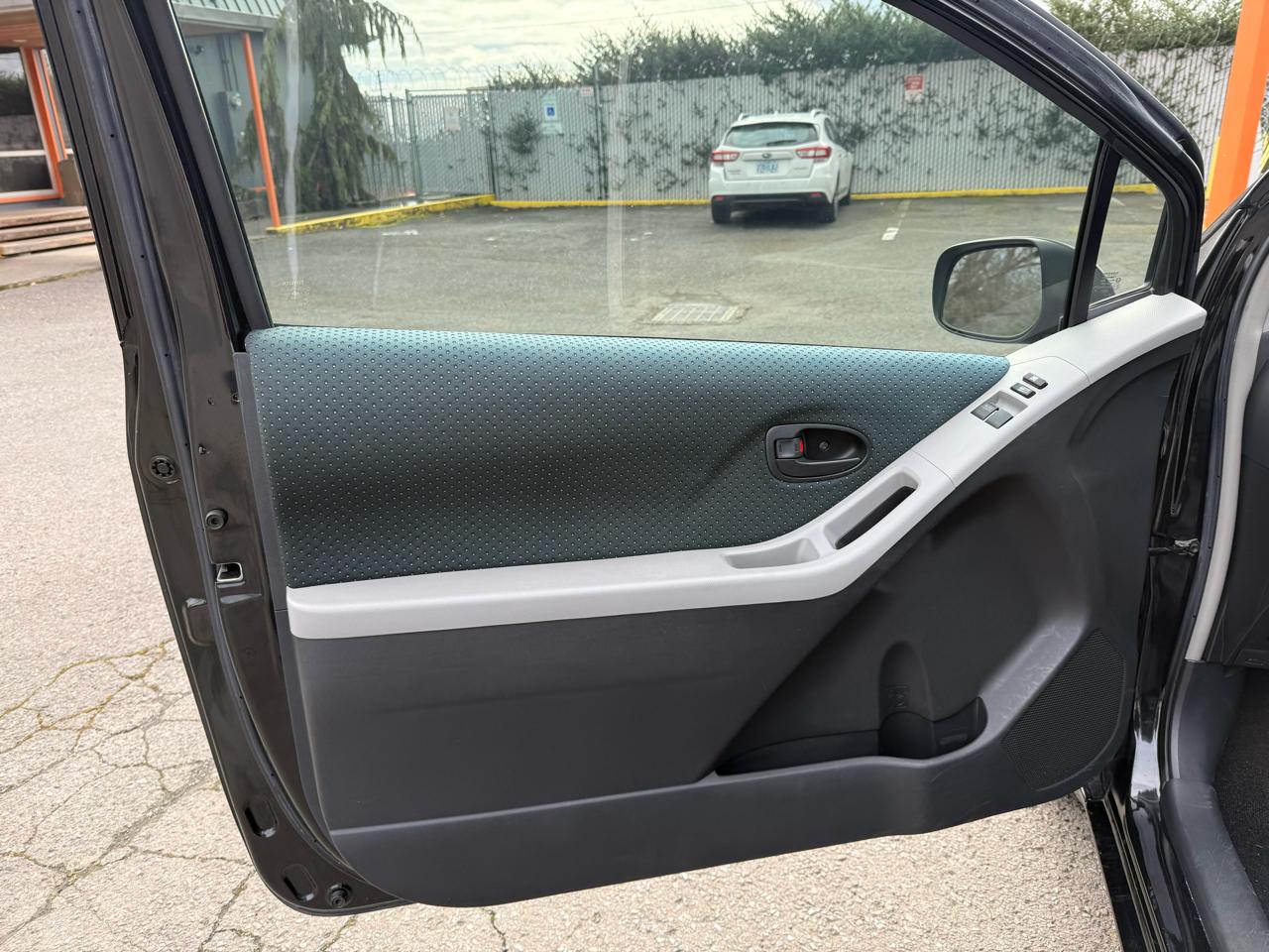 Toyota Yaris 3-Door Liftback 2007