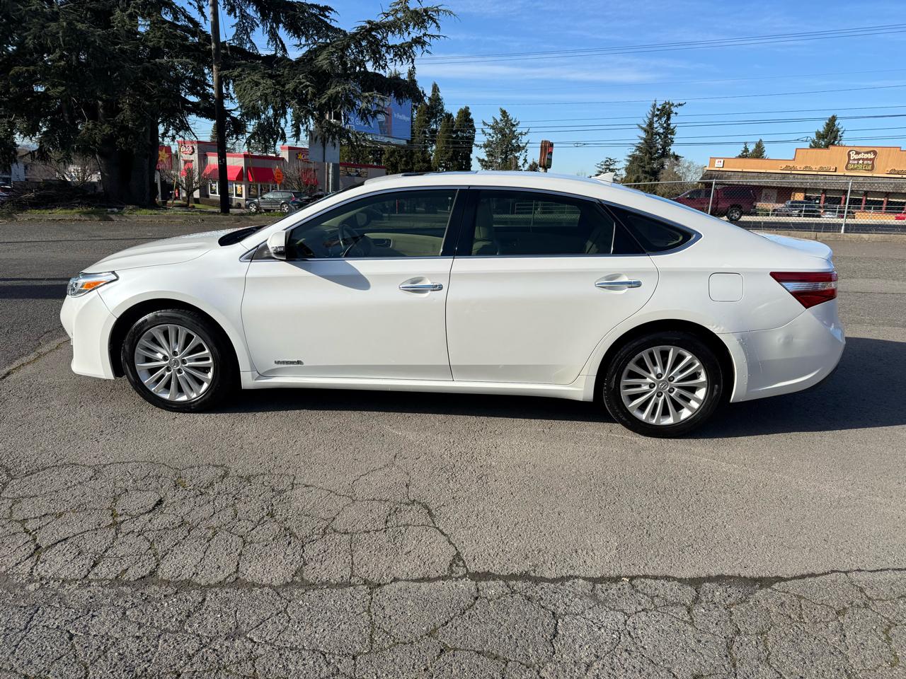 Toyota Avalon Hybrid XLE Premium 2013