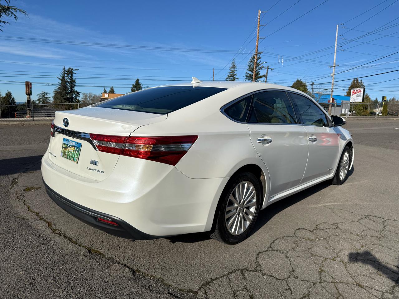 Toyota Avalon Hybrid XLE Premium 2013