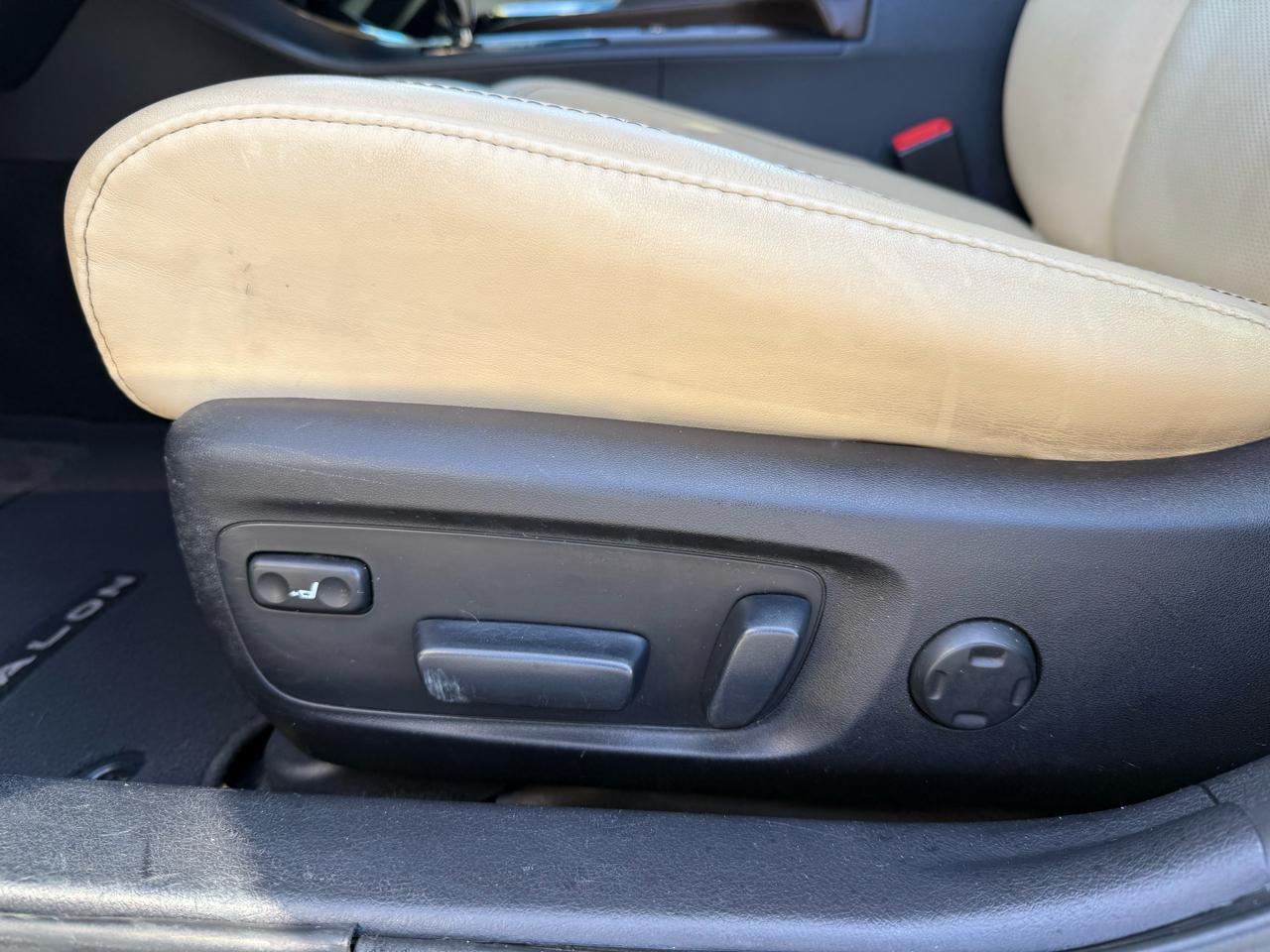 Toyota Avalon Hybrid XLE Premium 2013