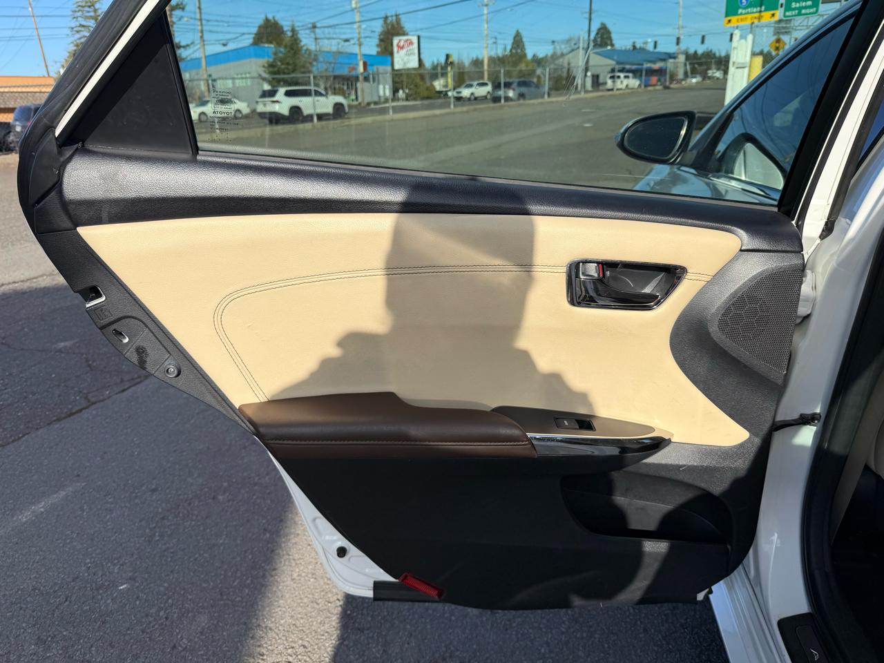 Toyota Avalon Hybrid XLE Premium 2013