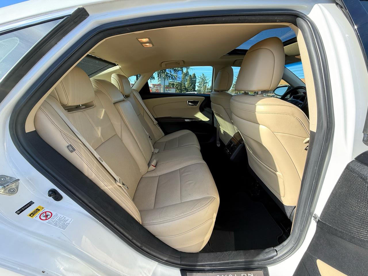 Toyota Avalon Hybrid XLE Premium 2013