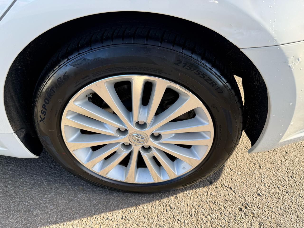 Toyota Avalon Hybrid XLE Premium 2013