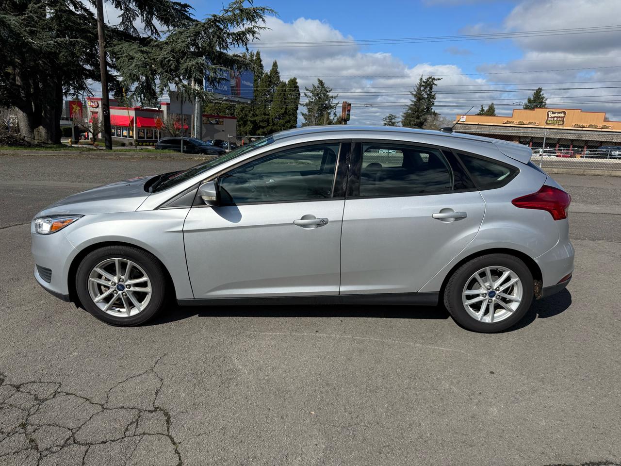 Ford Focus SE Hatch 2015
