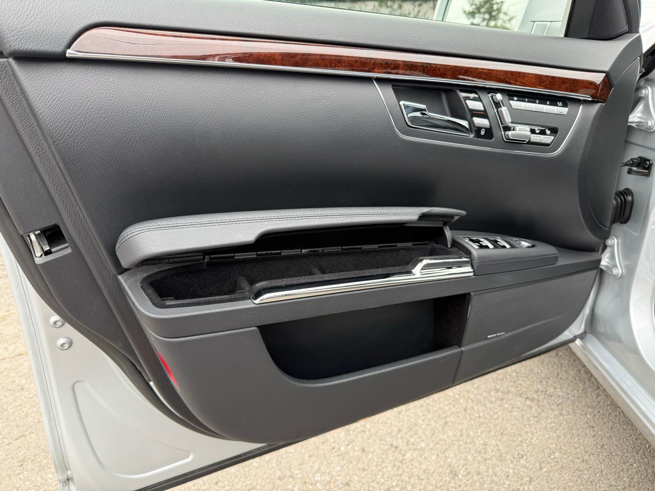 Mercedes-Benz S-Class S550 4-MATIC 2010