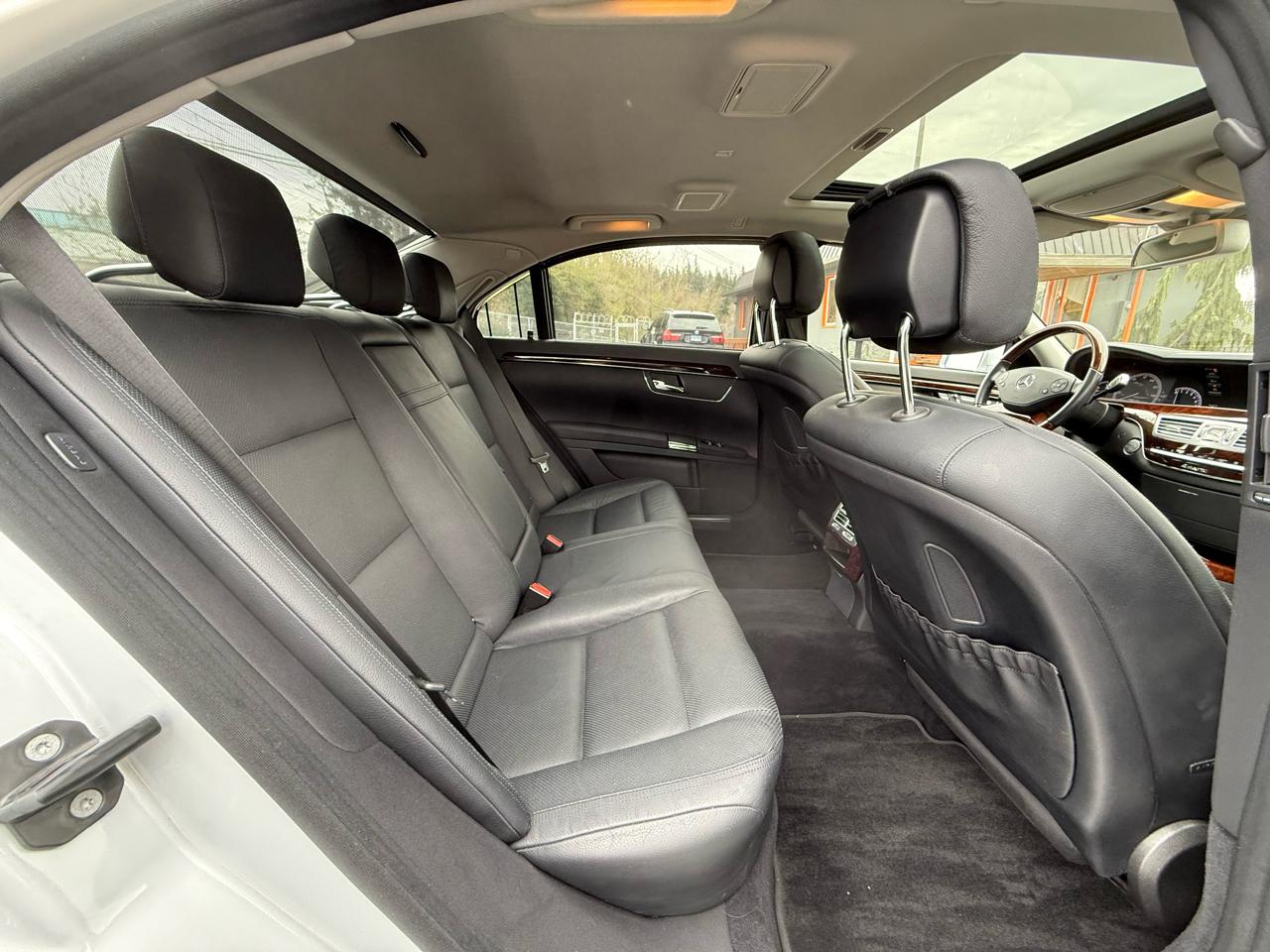 Mercedes-Benz S-Class S550 4-MATIC 2010