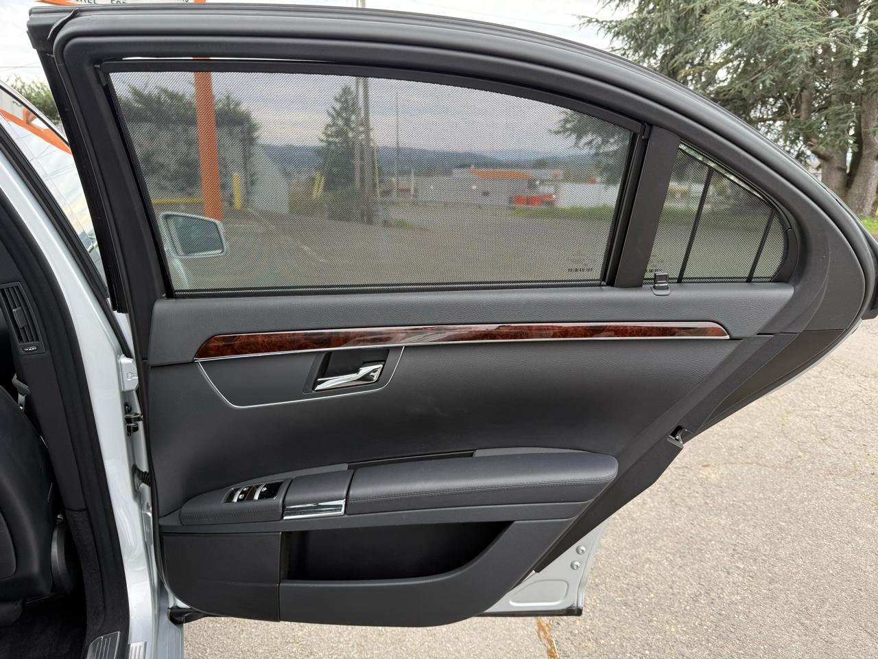 Mercedes-Benz S-Class S550 4-MATIC 2010