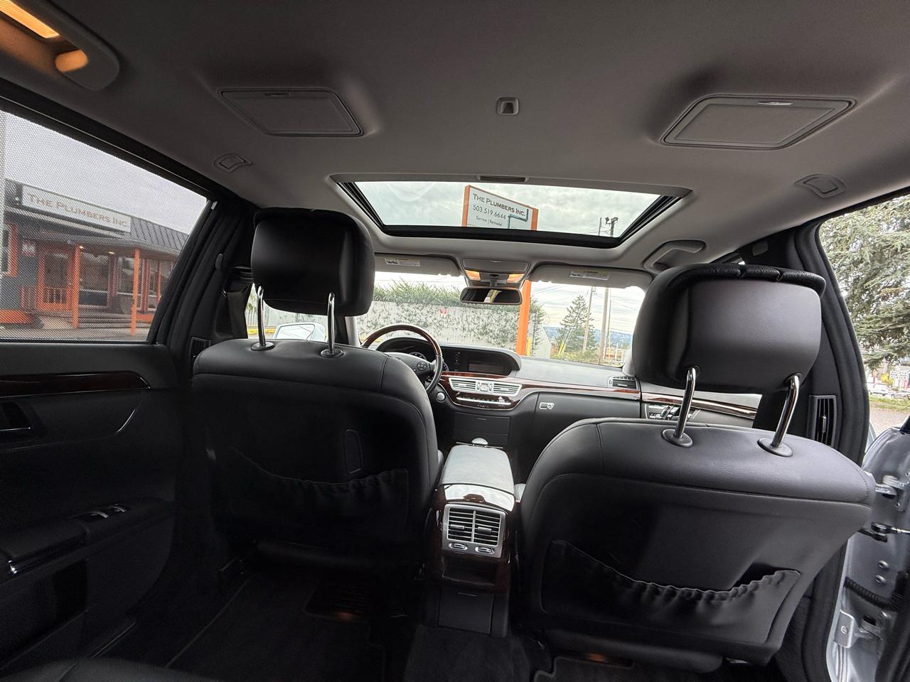 Mercedes-Benz S-Class S550 4-MATIC 2010