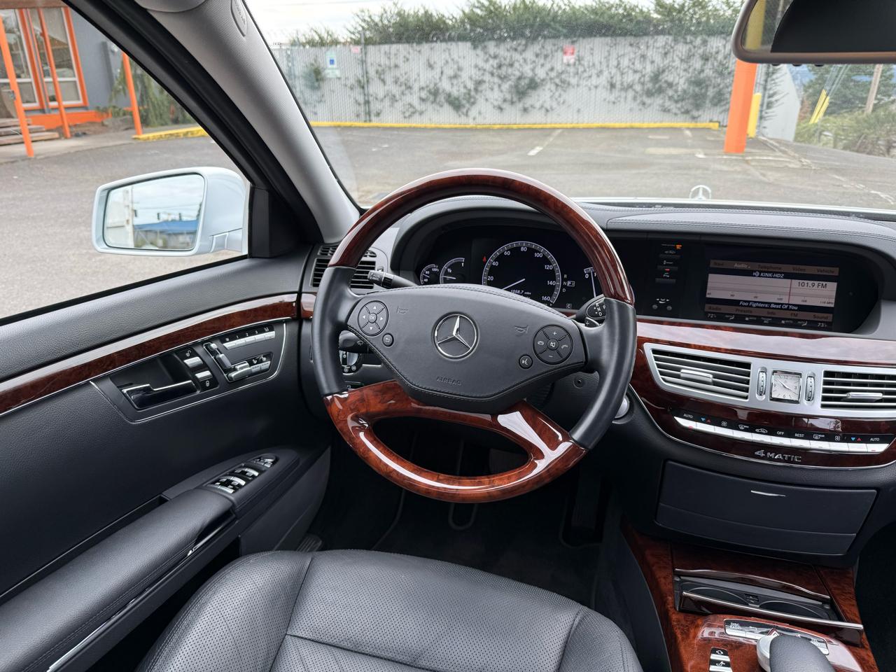 Mercedes-Benz S-Class S550 4-MATIC 2010