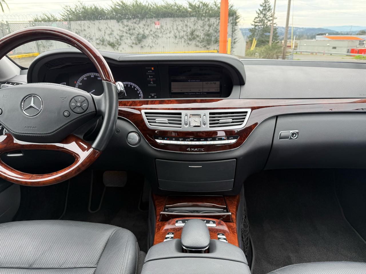 Mercedes-Benz S-Class S550 4-MATIC 2010