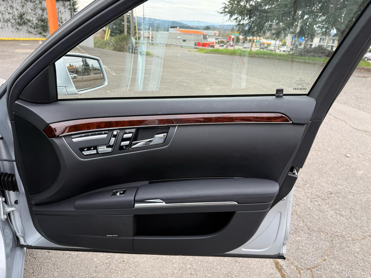 Mercedes-Benz S-Class S550 4-MATIC 2010