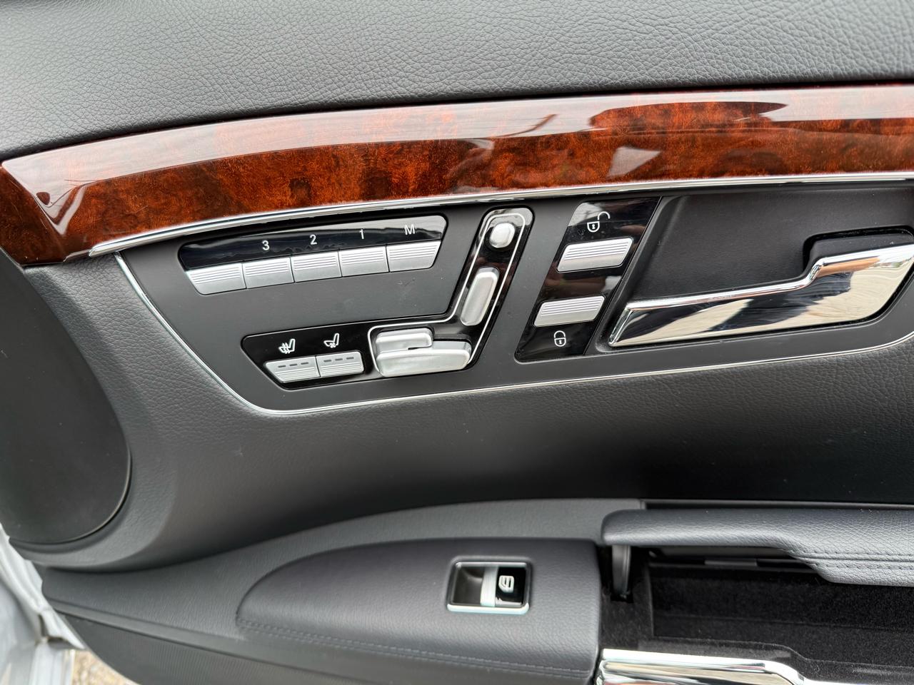 Mercedes-Benz S-Class S550 4-MATIC 2010