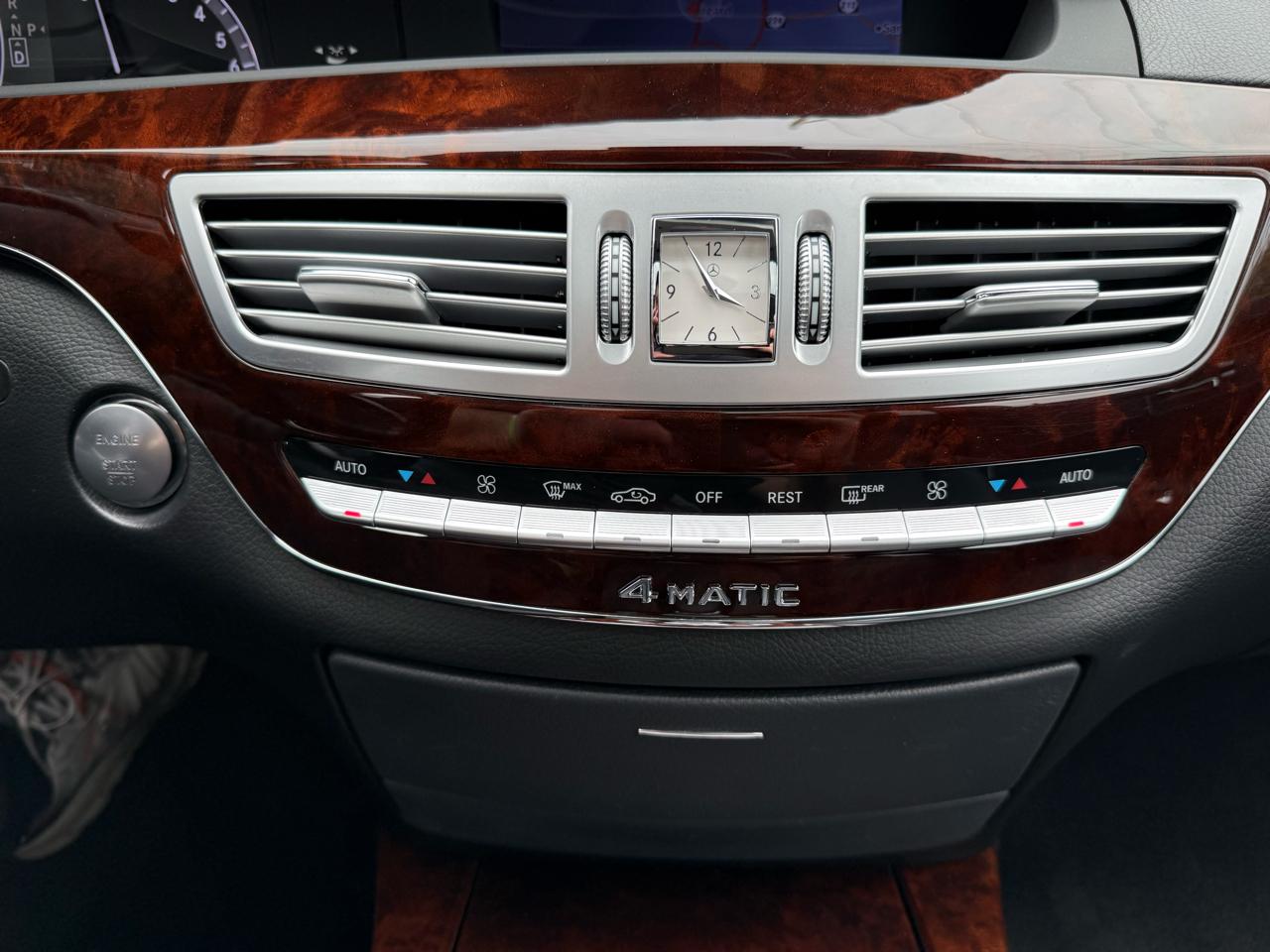 Mercedes-Benz S-Class S550 4-MATIC 2010