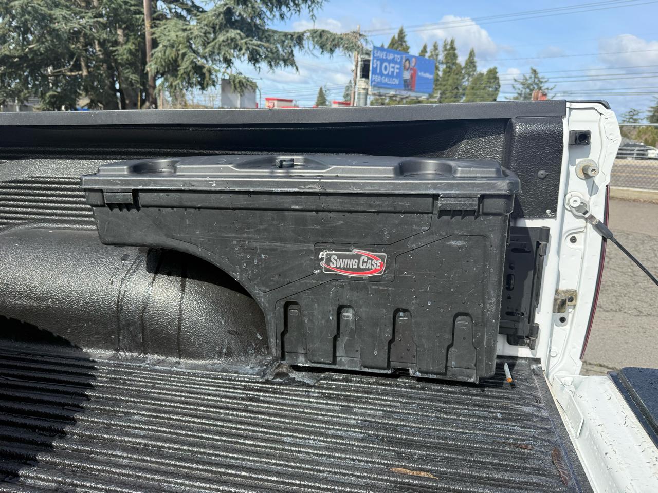 RAM 1500 4WD Crew Cab 140.5" ST 2012